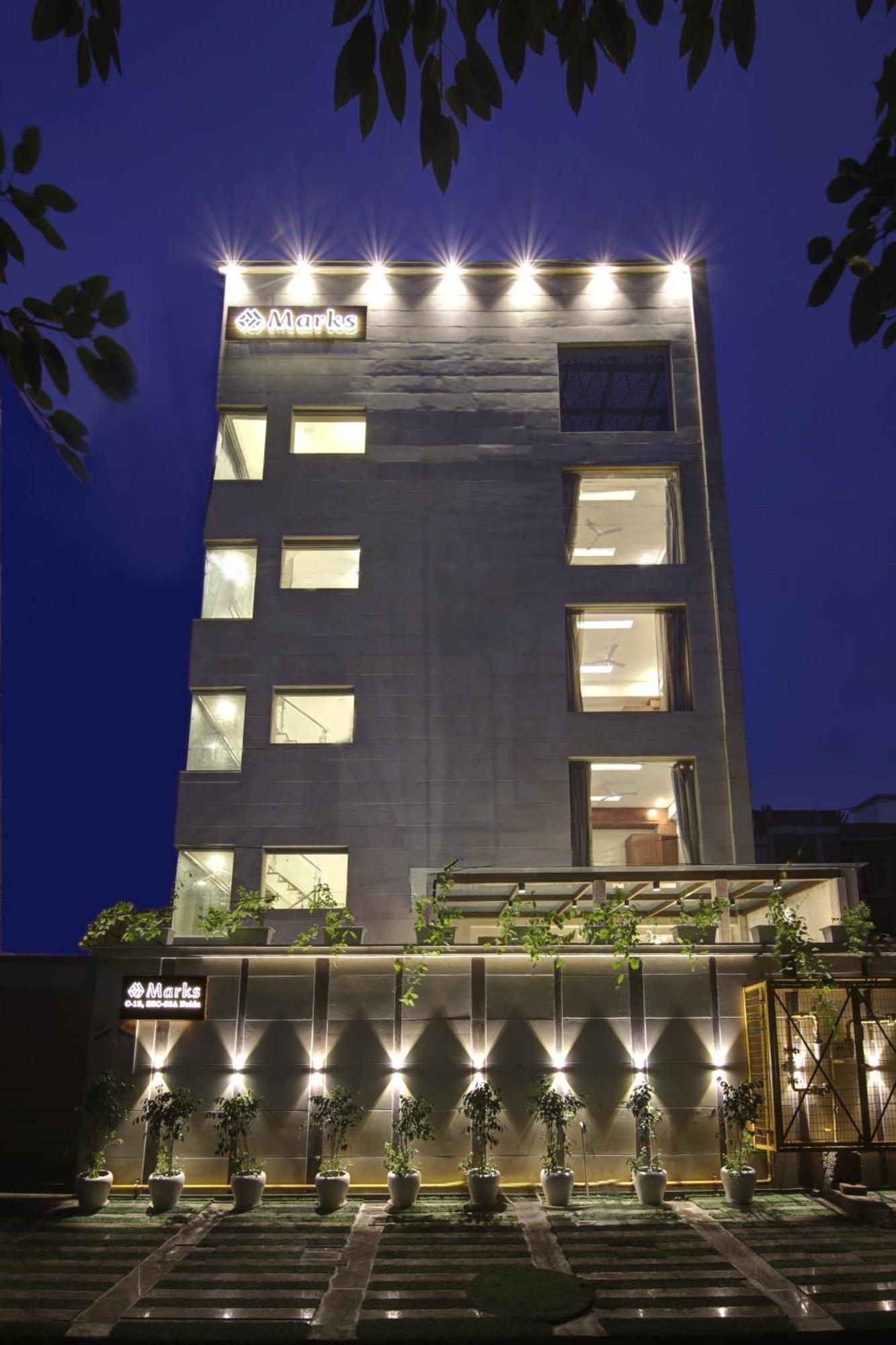 Marks Hotel & Banquet Noida Exterior foto
