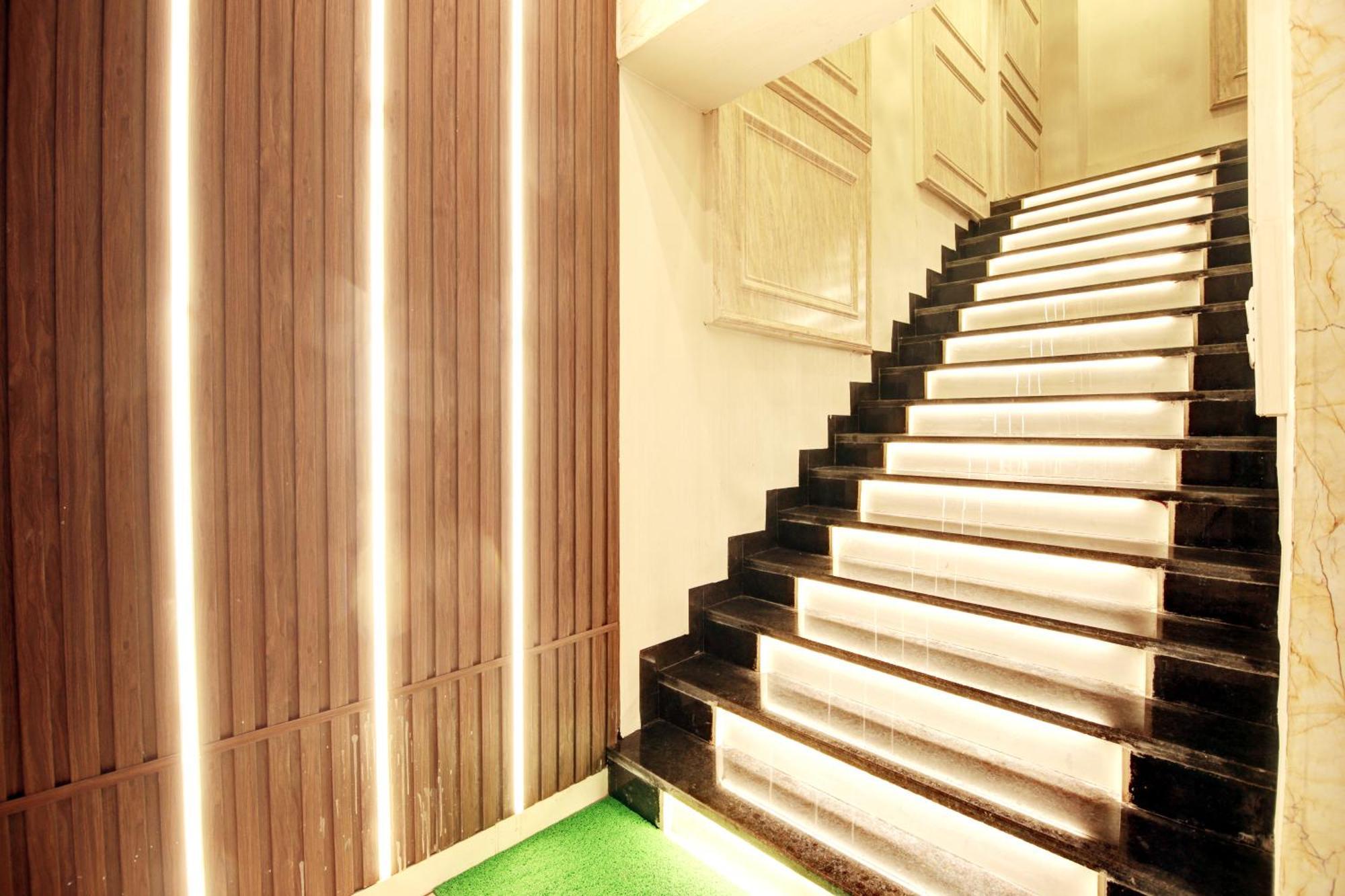 Marks Hotel & Banquet Noida Exterior foto