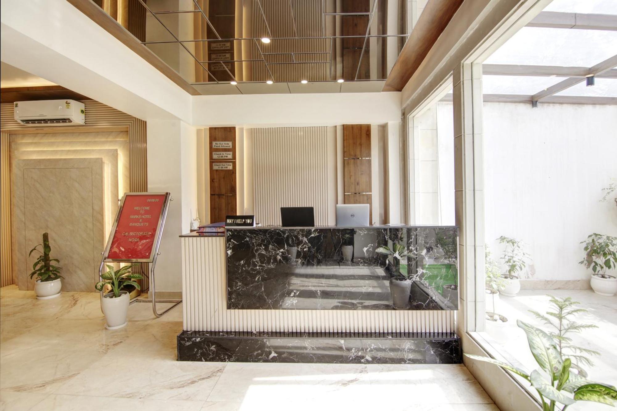 Marks Hotel & Banquet Noida Exterior foto